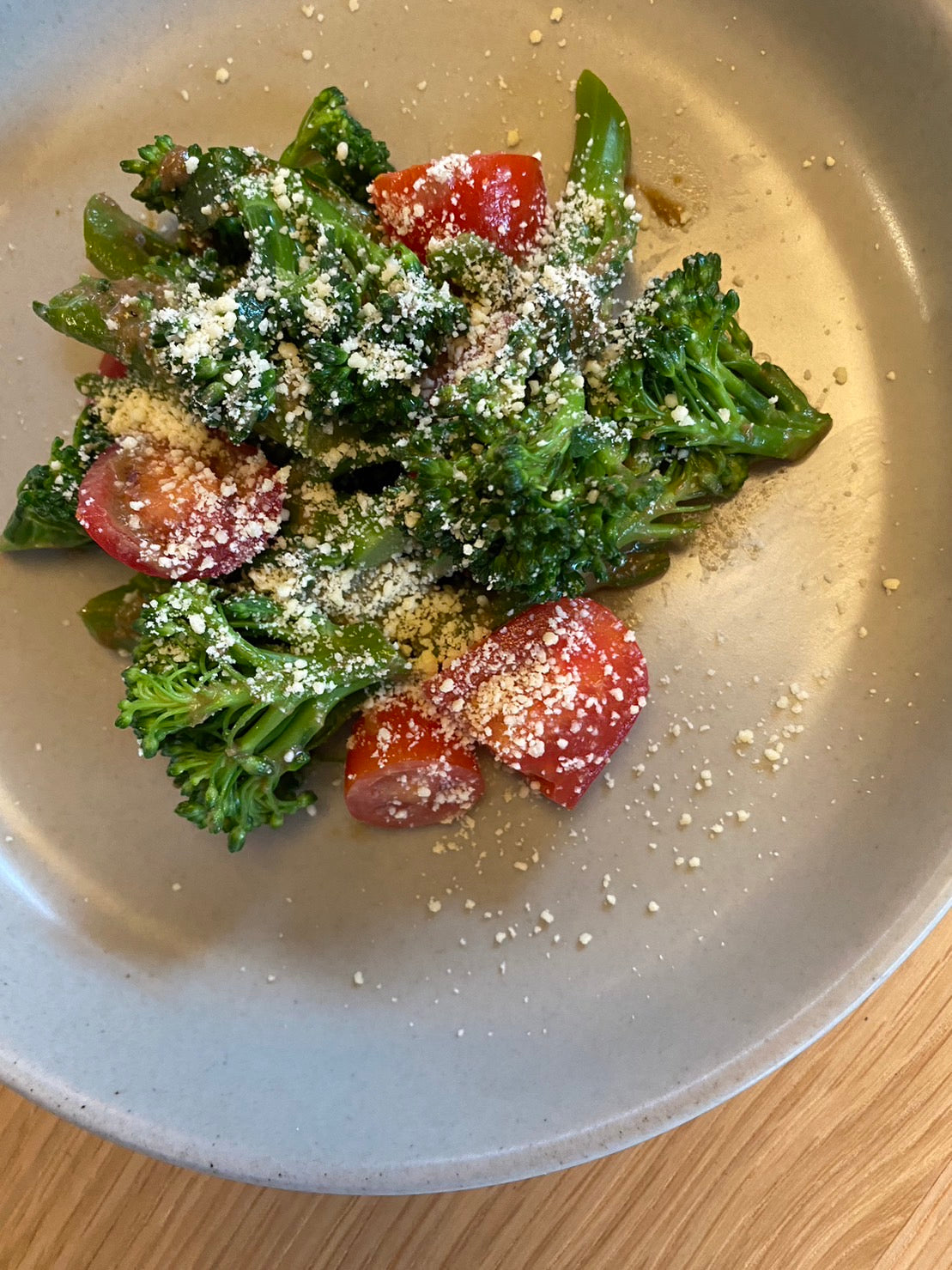 ブロッコリーとトマトのカニみそソース和え